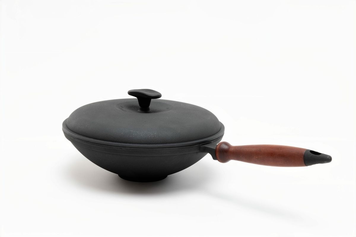 Сковорода чугунная WOK 260х80 мм с деревянной ручкой и чугунной крышкой ТМ СИТОН 2680WH-K фото